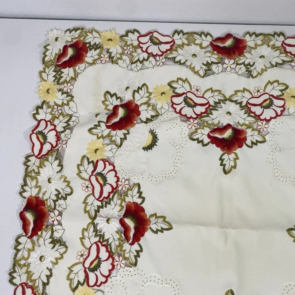 Vintage Embroidered Floral Table Cloth 31.5